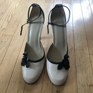Vintage Guess by Marciano bone & black heels